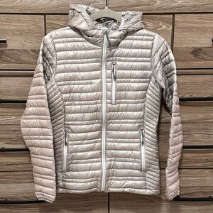 Patagonia Ultralight Down Hoody Size XS Feather Grey